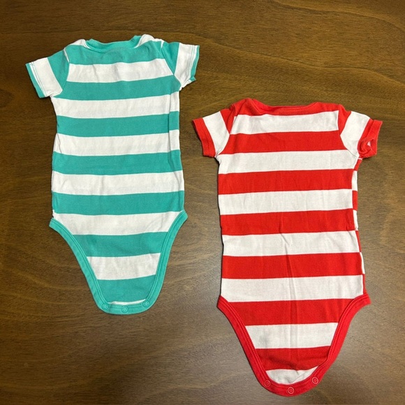 2ct Short Sleeve Baby Bodysuits 12 Months. Carters (0240) - Picture 2 of 6